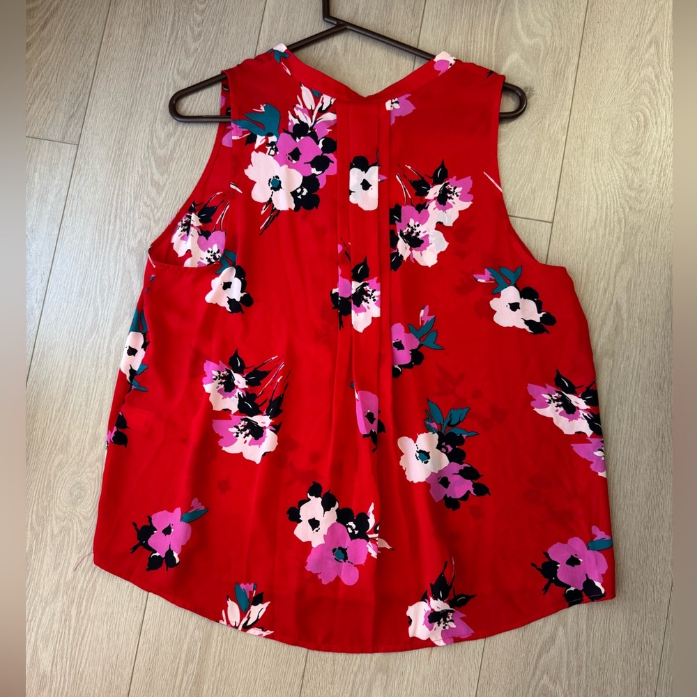 41 Hawthorn Red Floral Sleeveless Blouse - Picture 2 of 4